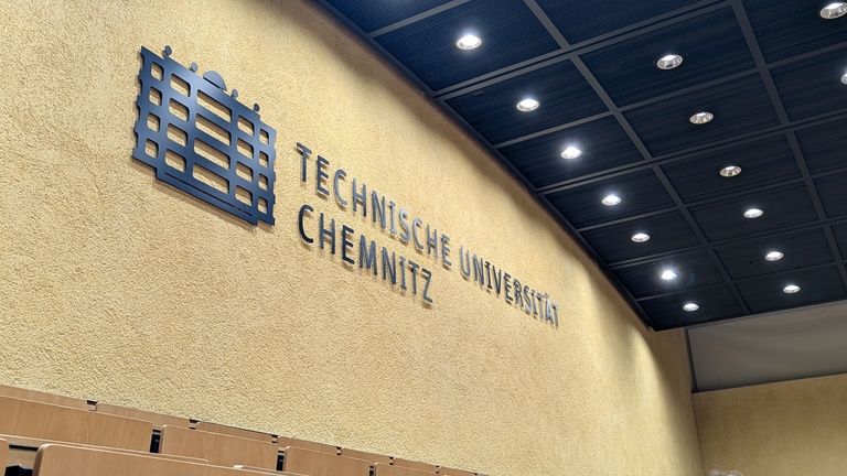 Wanddekoration im größten Hörsaal der TU Chemnitz