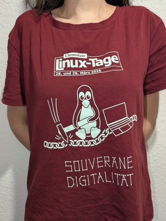 Offizielles T-Shirt-Motiv der Chemnitzer Linux-Tage 2026 mit dem Motto „Souveräne Digitalität“ – Vorderseite